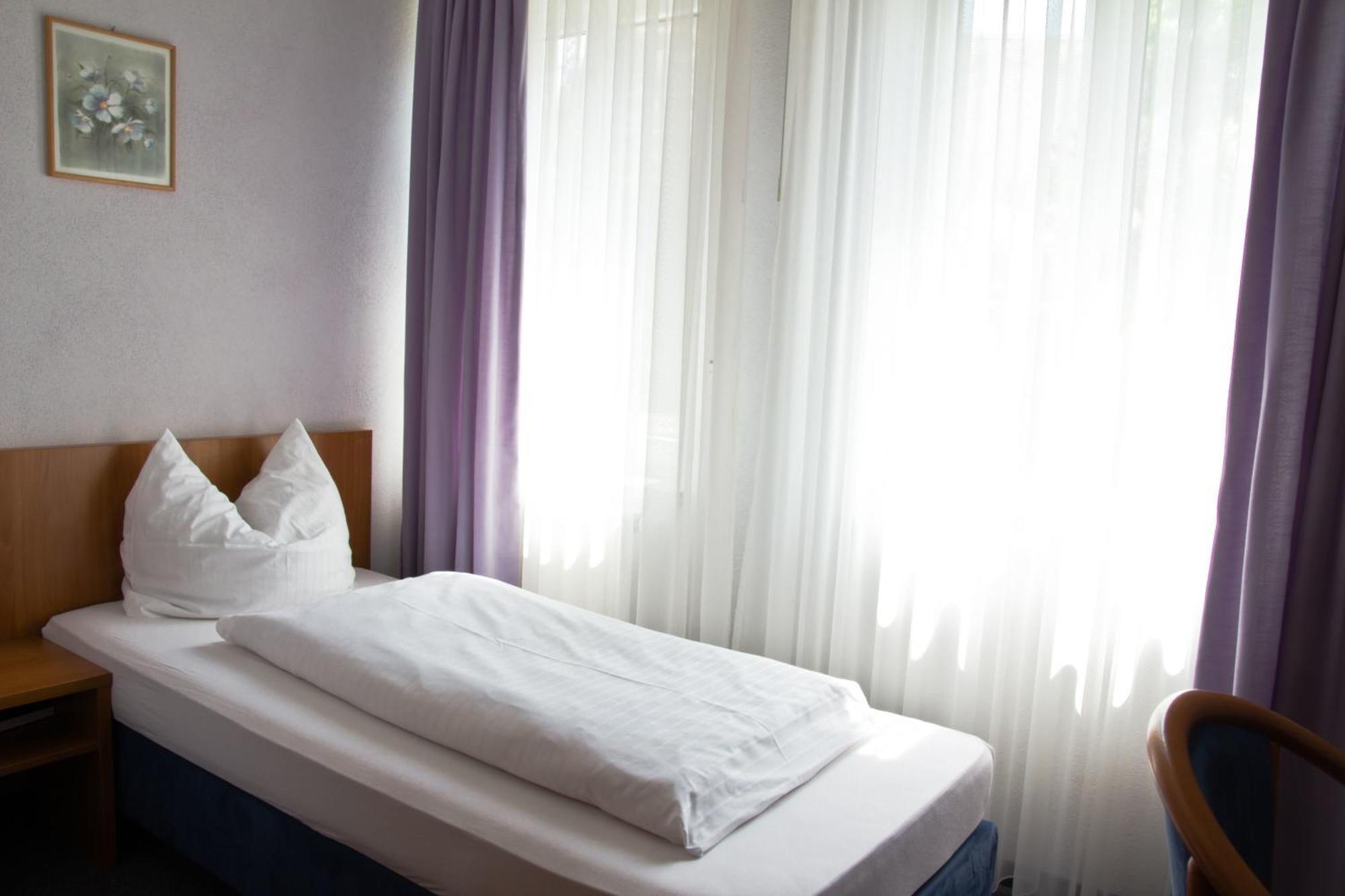 Gaestehaus Zur Kurve Zirndorf Habitación foto