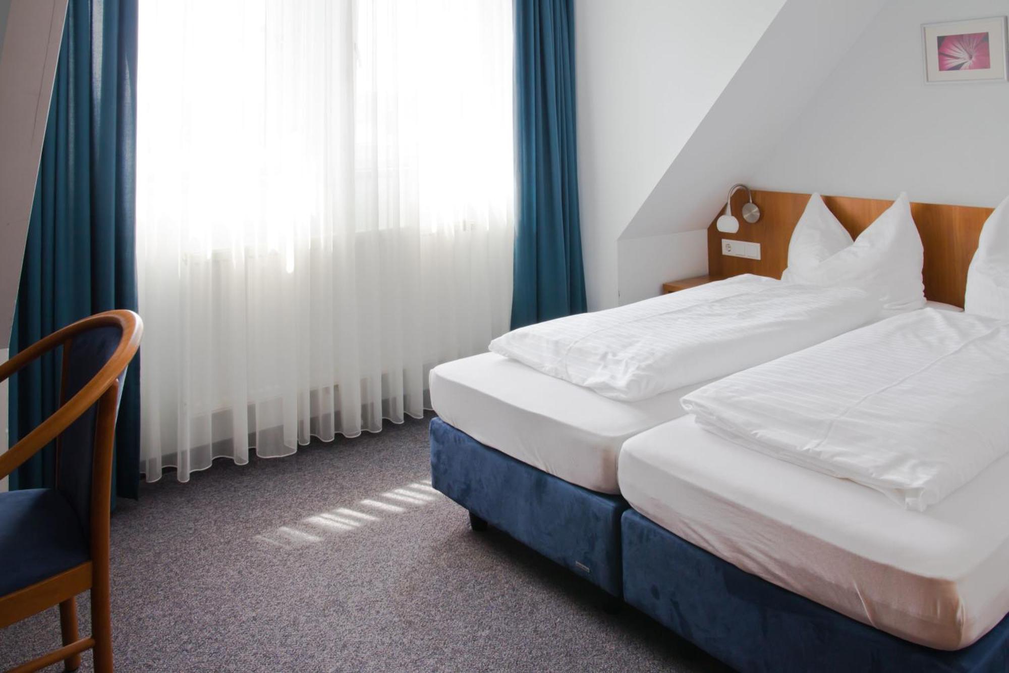 Gaestehaus Zur Kurve Zirndorf Habitación foto