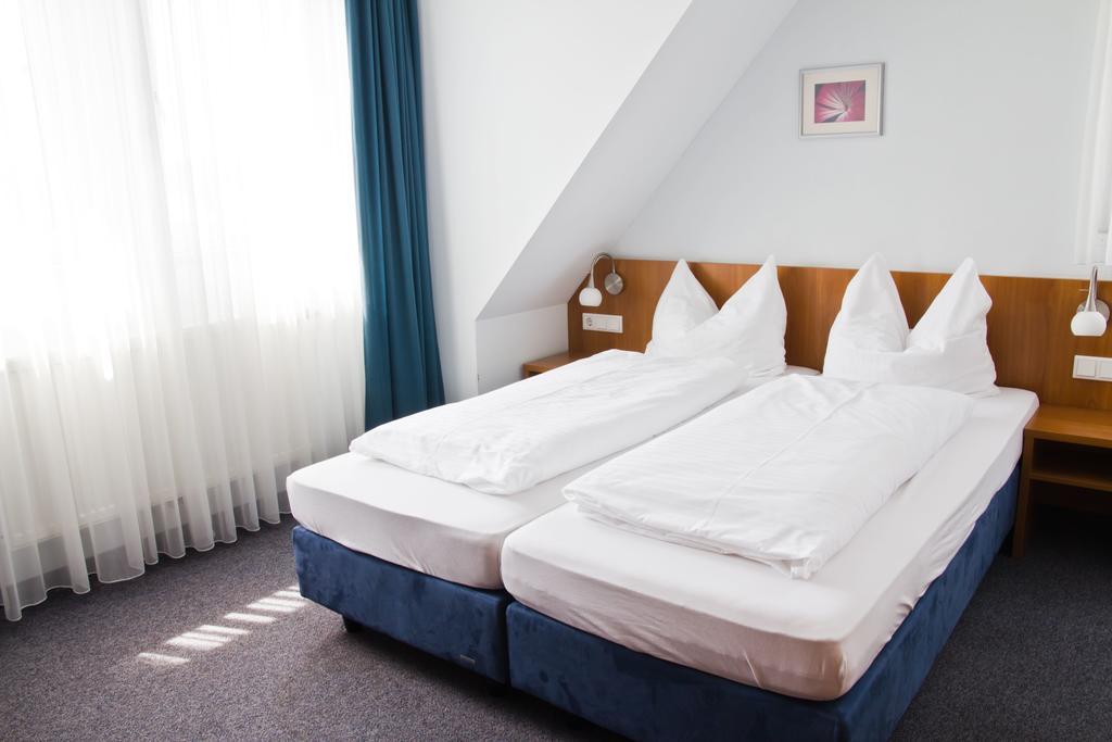 Gaestehaus Zur Kurve Zirndorf Habitación foto