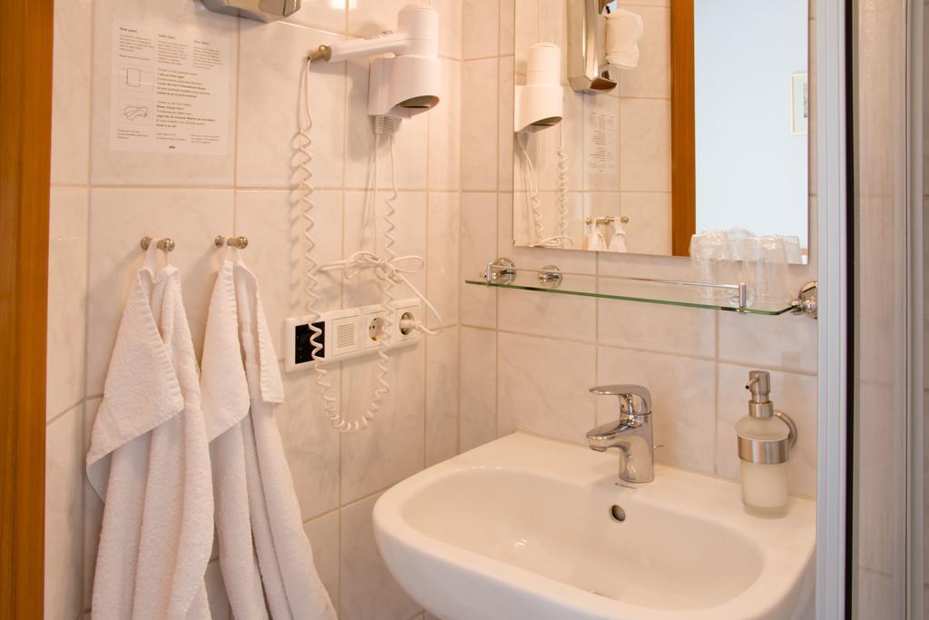 Gaestehaus Zur Kurve Zirndorf Habitación foto