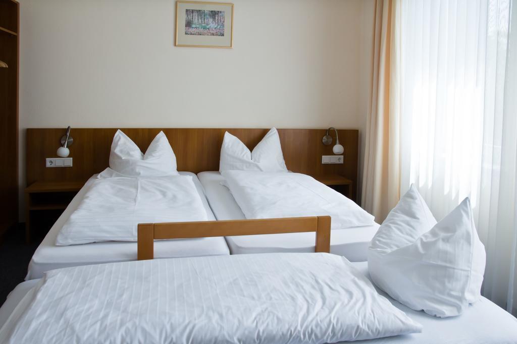 Gaestehaus Zur Kurve Zirndorf Habitación foto